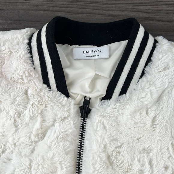 Bailey 44 winter white jacket. - Picture 2 of 7